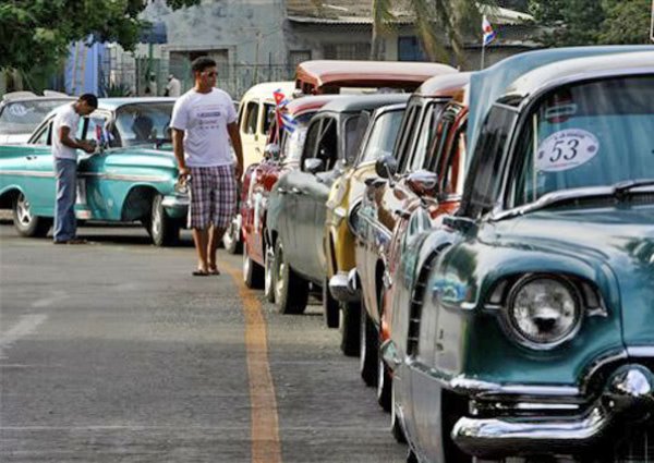 Carros nas Ruas de Cuba