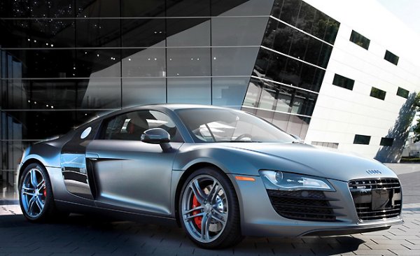 R8 V8 Exclusive Selection