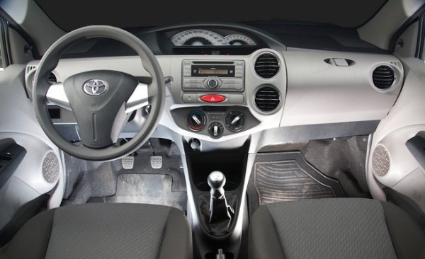 Interior do Toyota Etios